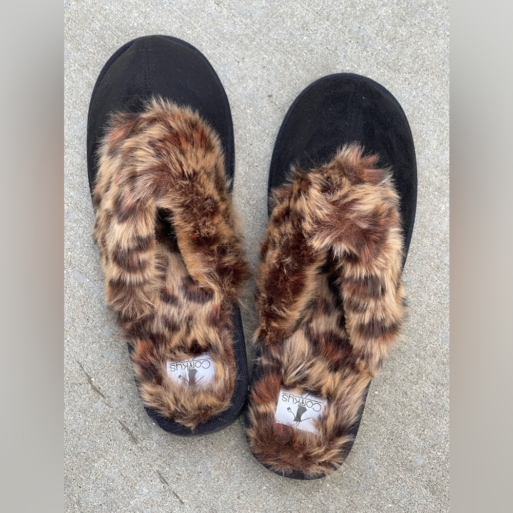 Corky’s Black With Cheetah Print Fur Women’s Slippers Size 11 NWOT